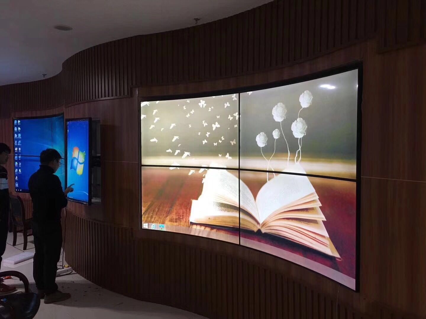 55寸65寸曲面弧形液晶拼接屏视频监控大屏